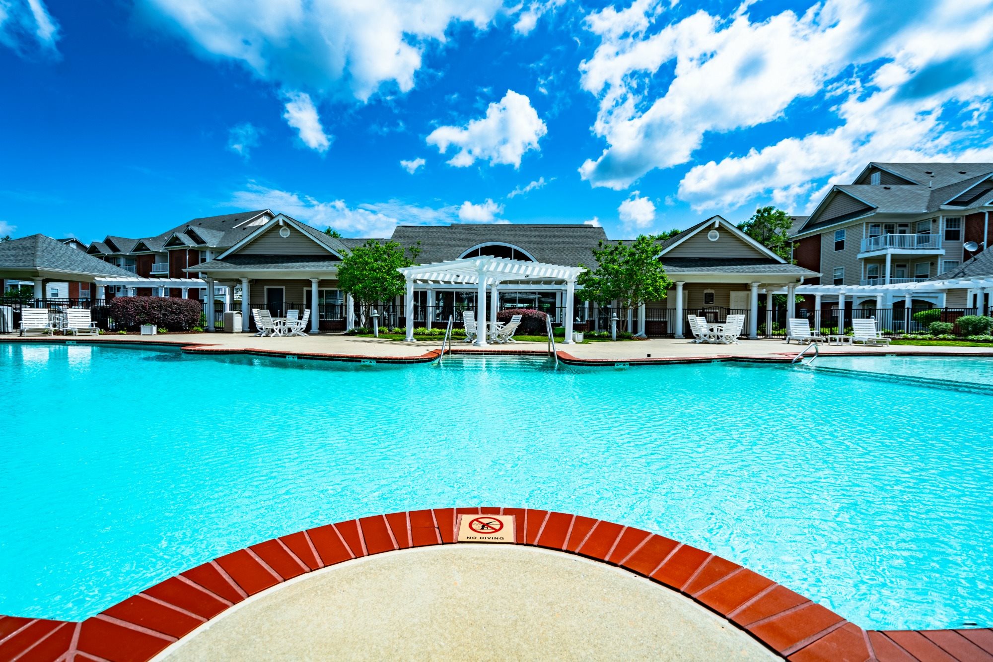 Falcon Creek Apartments in Hampton VA, 1 & 2 Bed Luxury Apartments